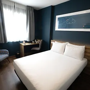  Отель Travelodge Metropolitano