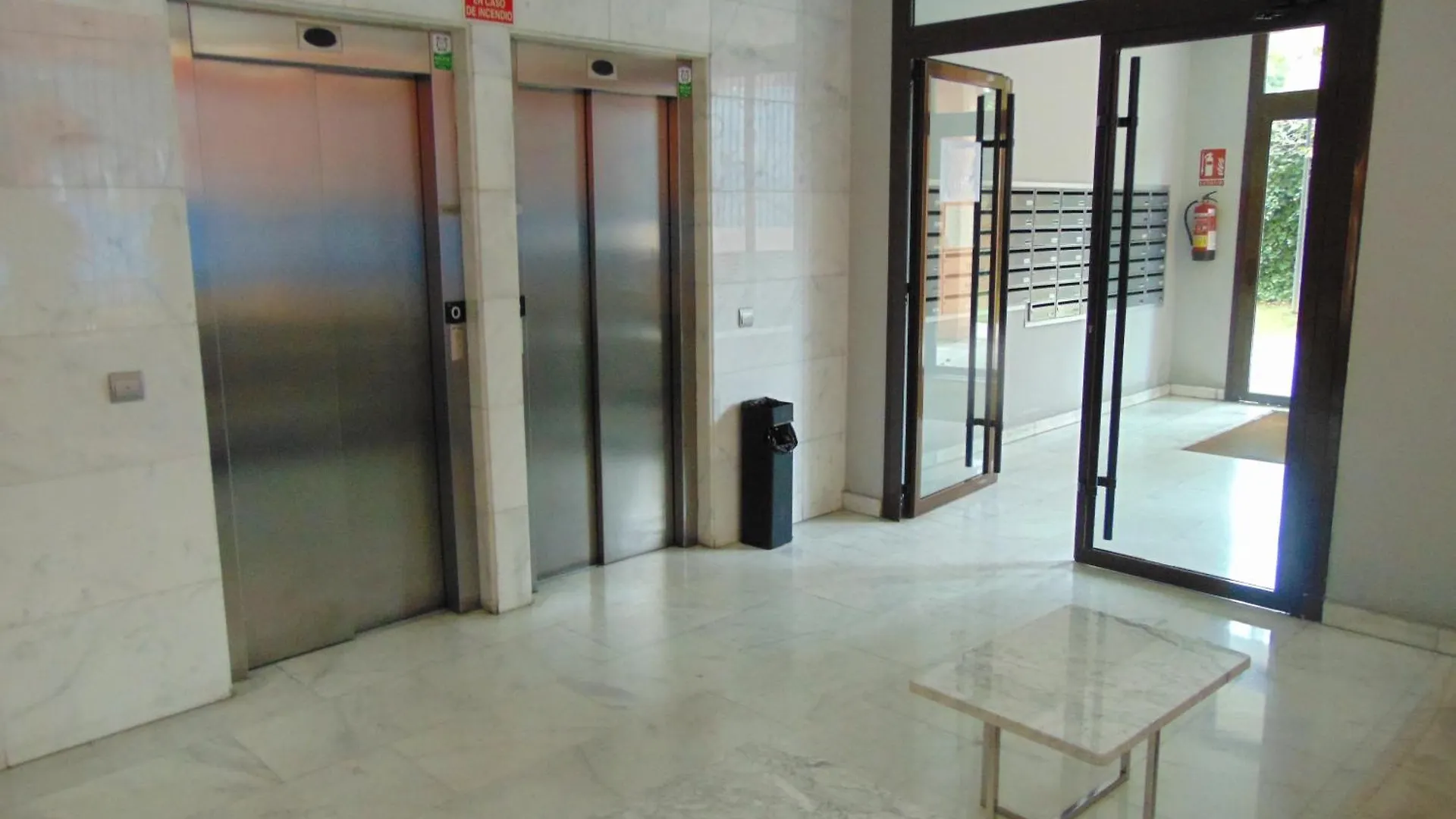 Airport Madrid Plenilunio Suites Blue