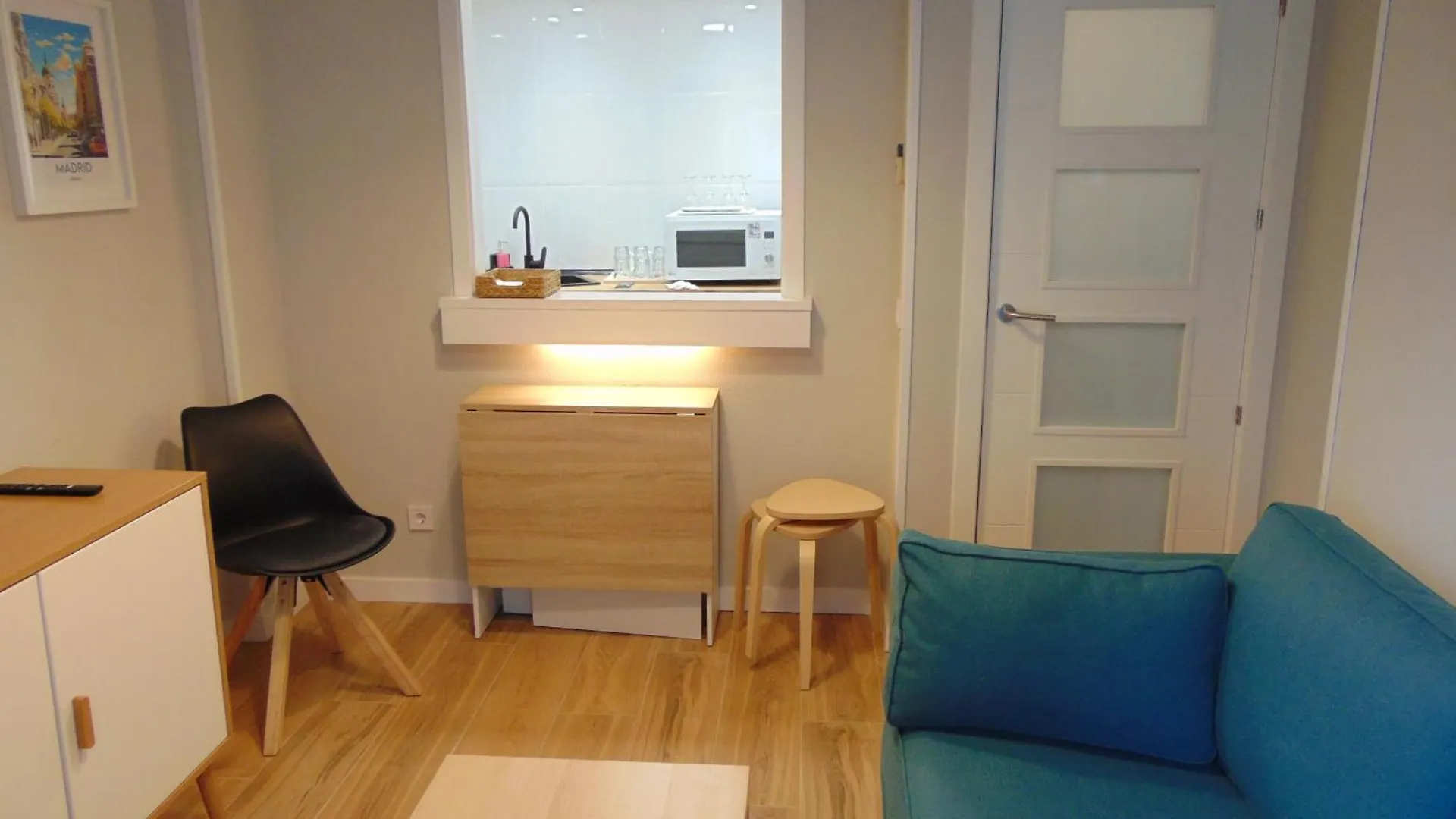 Airport Madrid Plenilunio Suites Blue 0*,