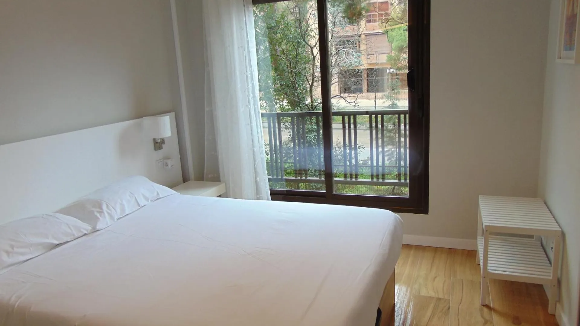 Airport Madrid Plenilunio Suites Blue Apartment