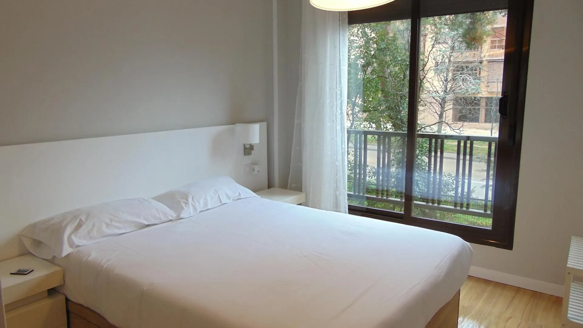 Airport Madrid Plenilunio Suites Blue 0*,