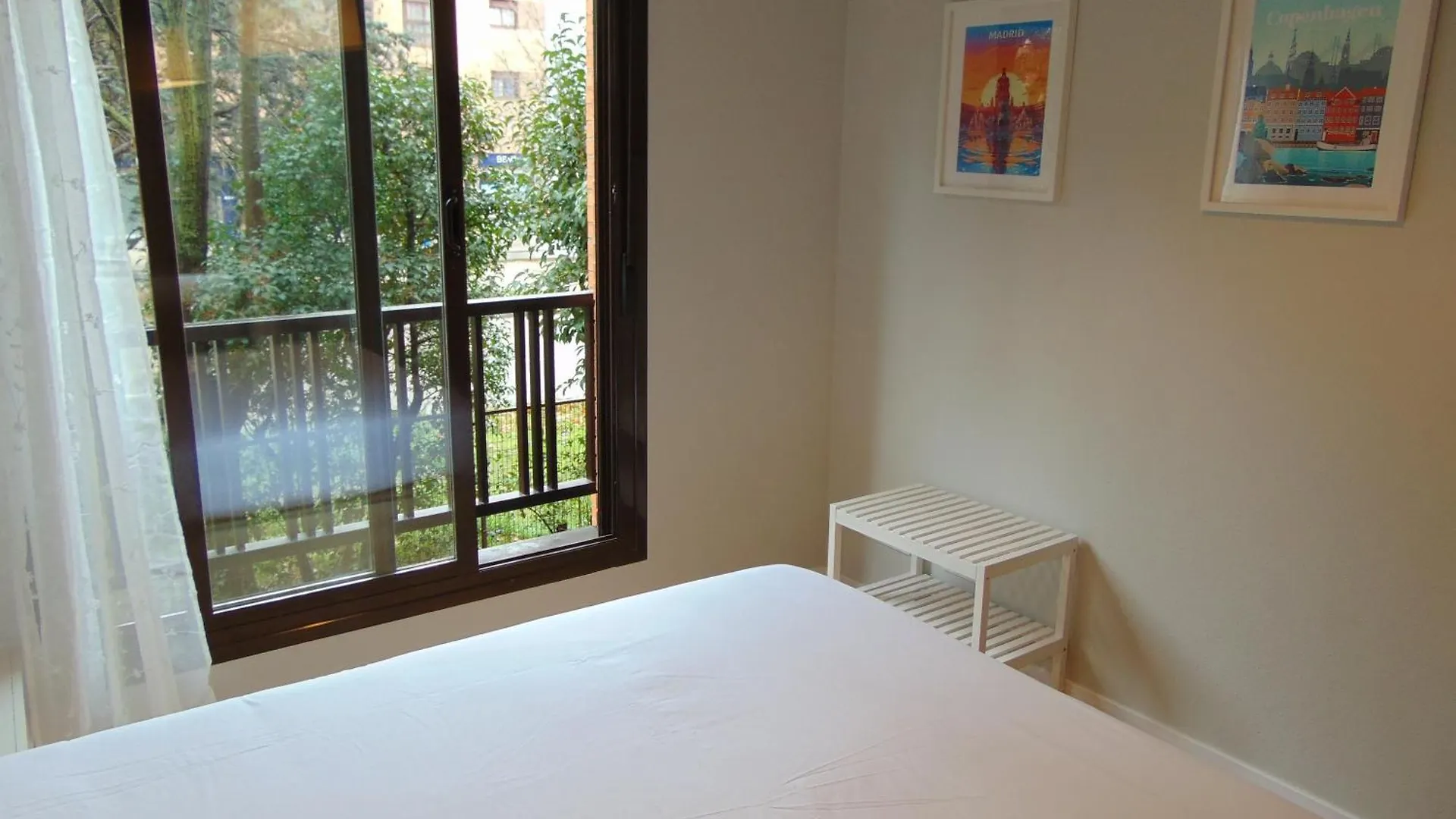Airport Madrid Plenilunio Suites Blue Apartment