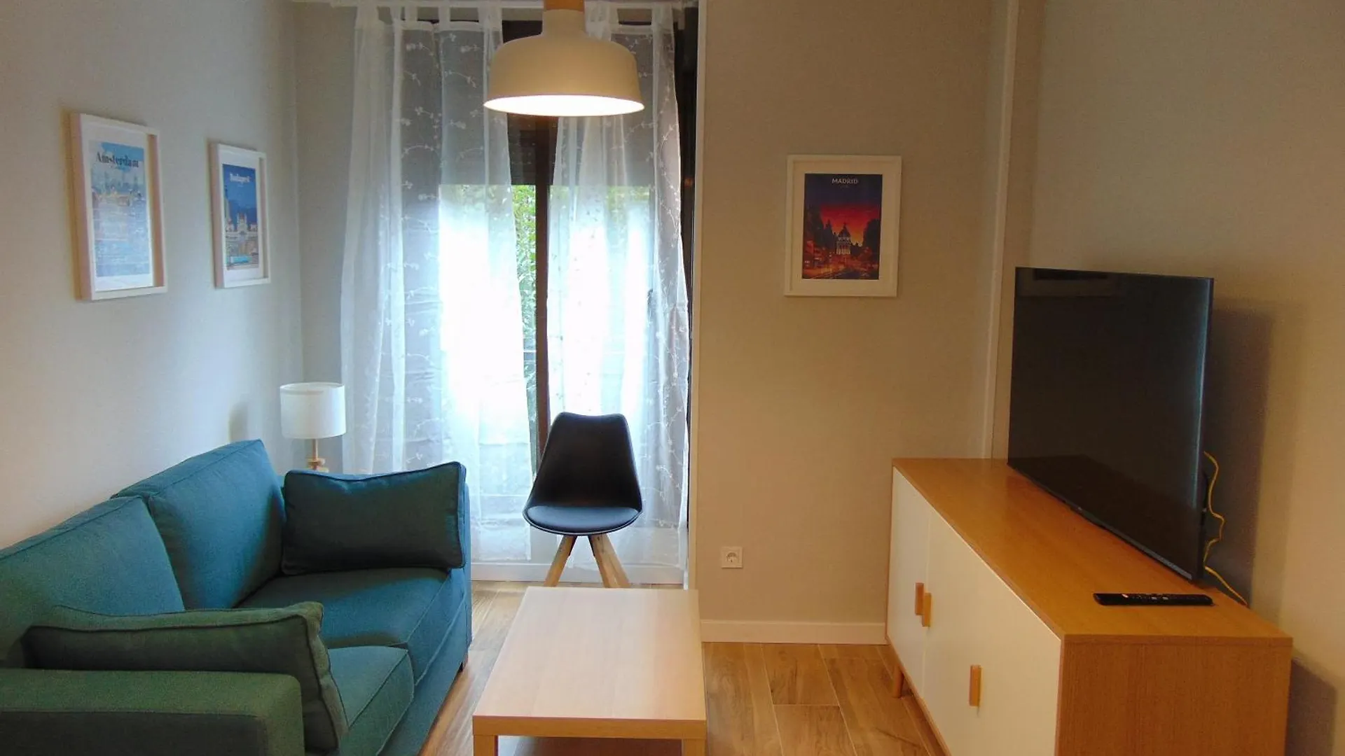 Airport Madrid Plenilunio Suites Blue Apartment